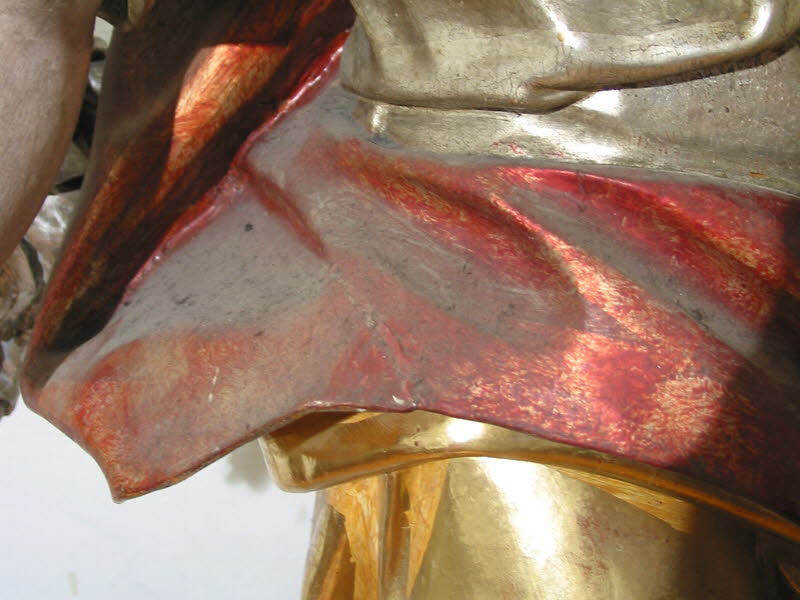 Skulptur mit verschmutzter Oberfl�che